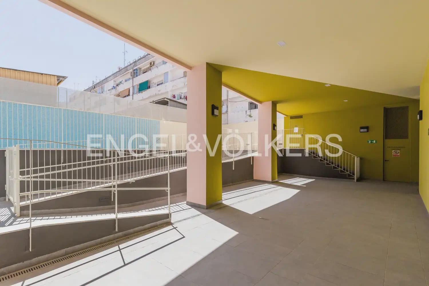 3 sovrum Lägenhet till salu i Valencia stad med pool garage - 450 000 € (Ref: 9897806)