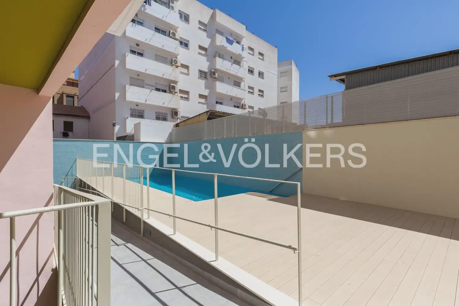 3 sovrum Lägenhet till salu i Valencia stad med pool garage - 450 000 € (Ref: 9897806)