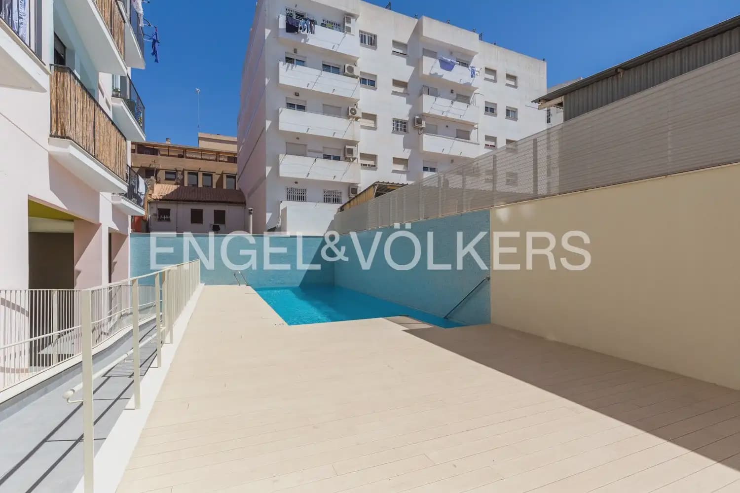 3 sovrum Lägenhet till salu i Valencia stad med pool garage - 450 000 € (Ref: 9897806)