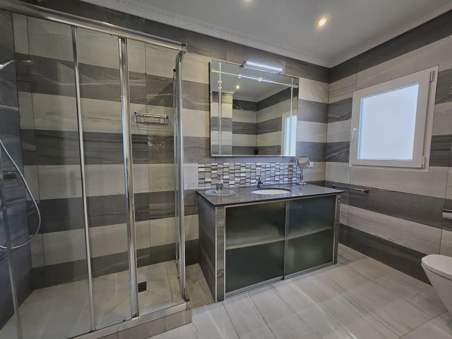 3 makuuhuone Asunto vuokrattavana paikassa Valencia kaupunki - 2 400 € (Ref: 9897807)