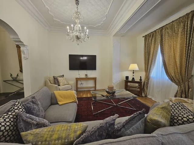 3 makuuhuone Asunto vuokrattavana paikassa La Gran Via, Valencia kaupunki - 2 400 € (Ref: 9897807)