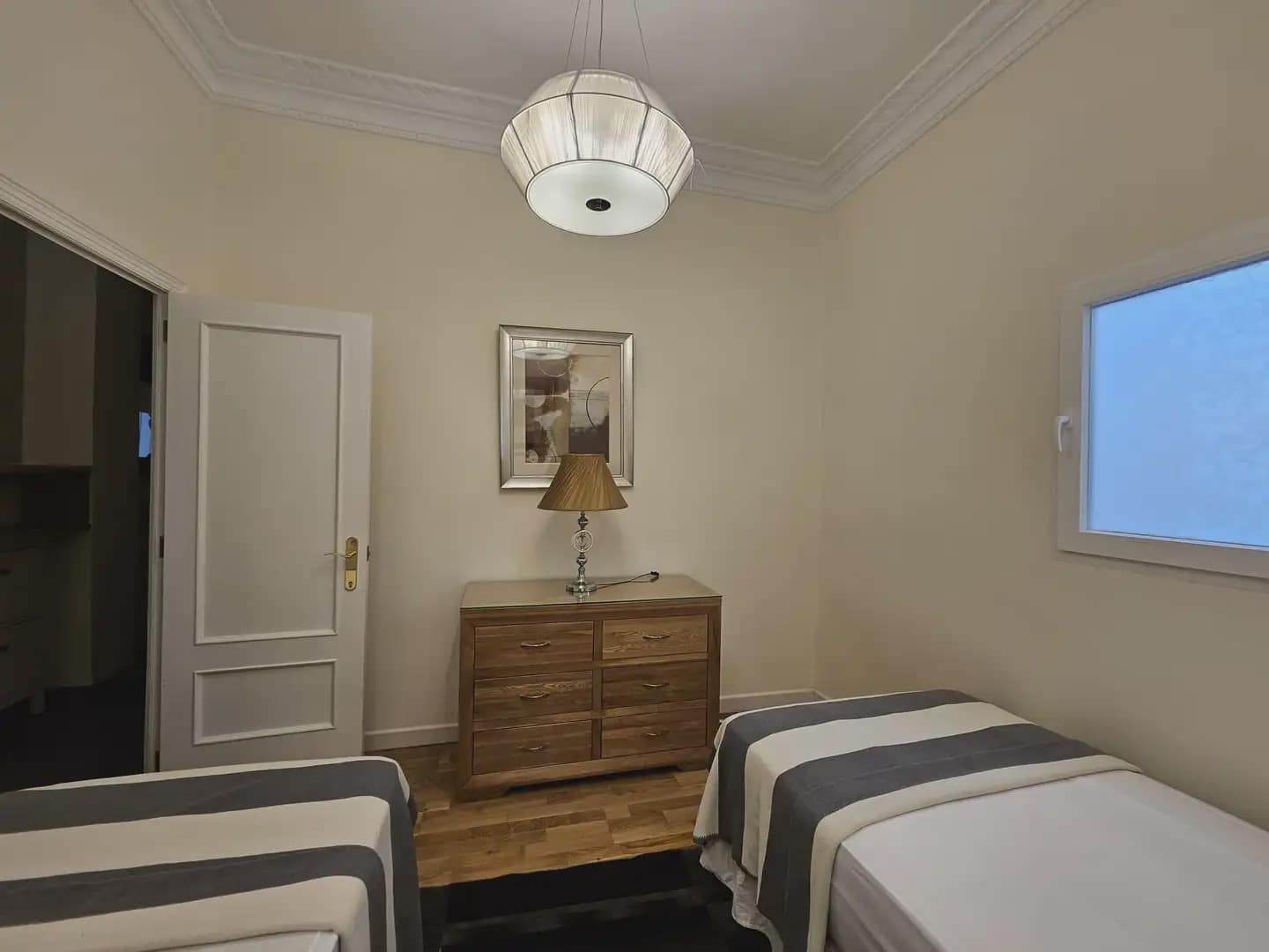 3 makuuhuone Asunto vuokrattavana paikassa Valencia kaupunki - 2 400 € (Ref: 9897807)