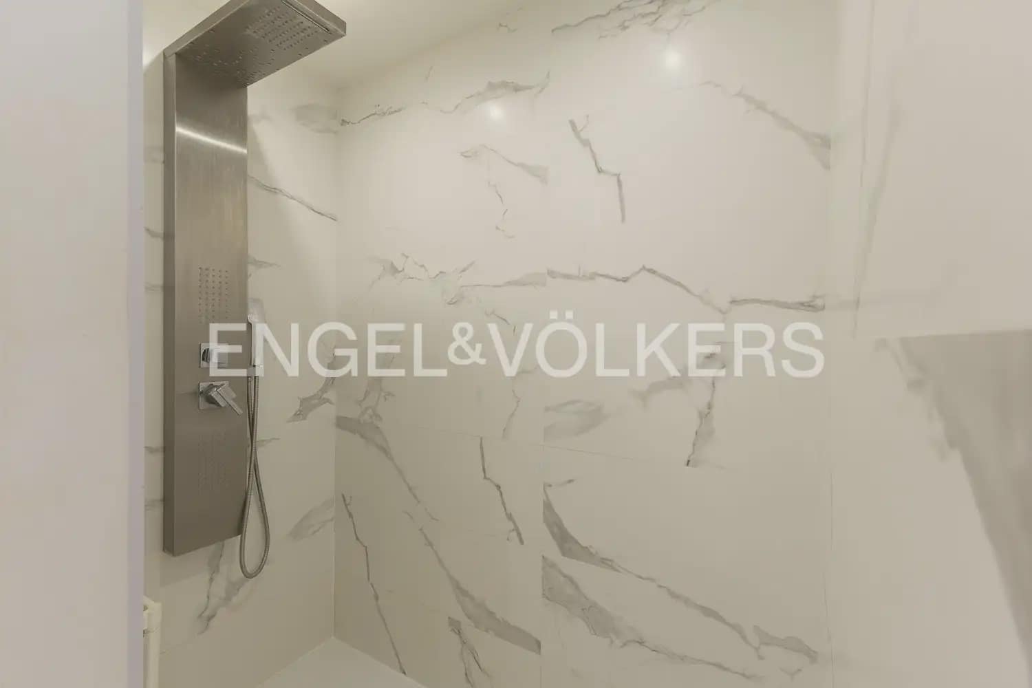 2 Zimmer Wohnung zu vermieten in Valencia Stadt - 3.300 € (Ref: 9897808)