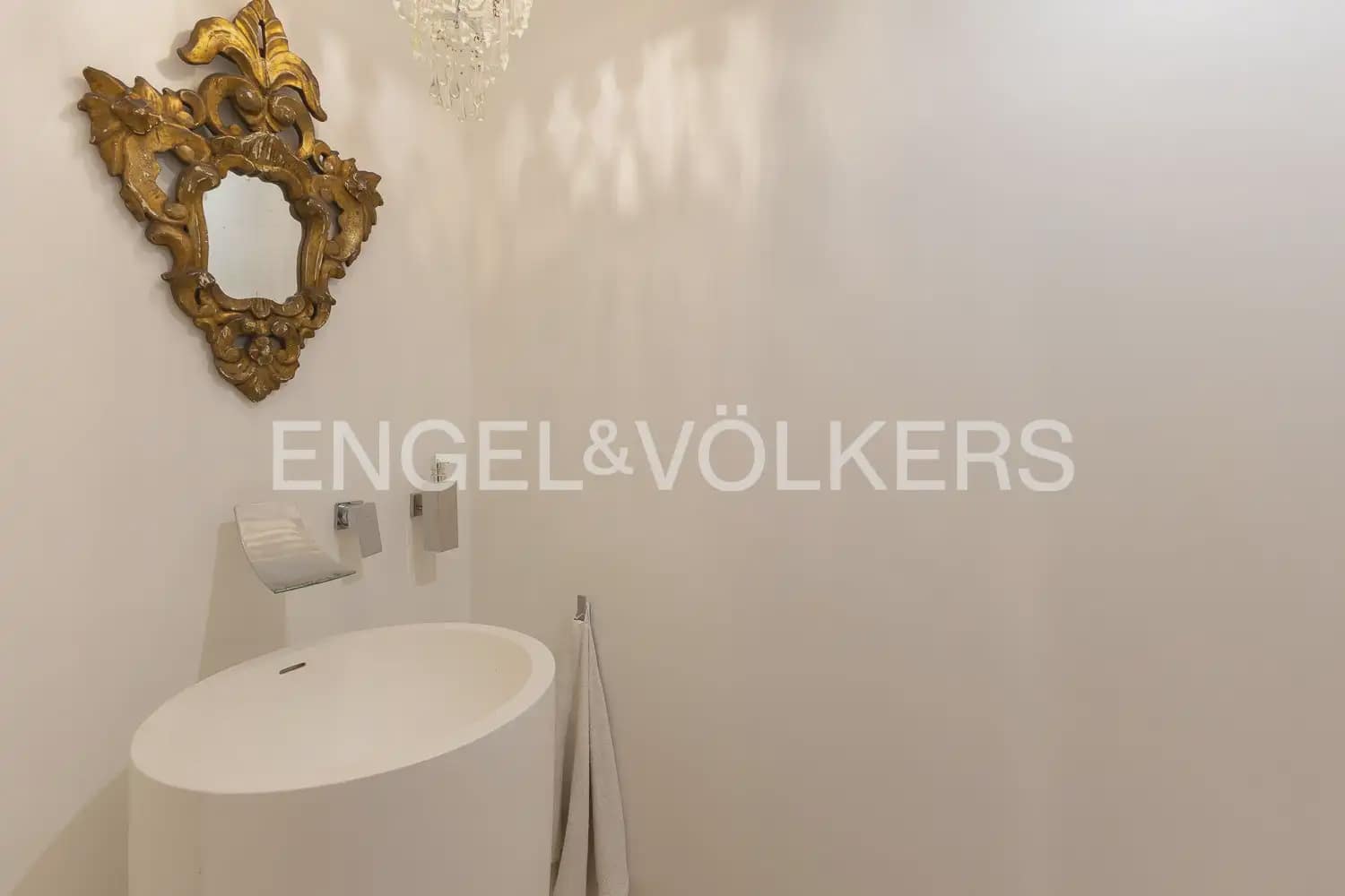 2 Zimmer Wohnung zu vermieten in Valencia Stadt - 3.300 € (Ref: 9897808)