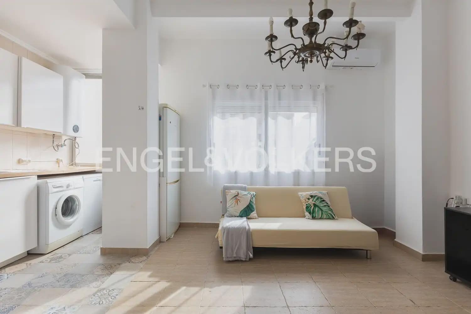 4 sypialnia Mieszkanie do wynajęcia w Miasto Walencja - 1 500 € (Ref: 9897809)