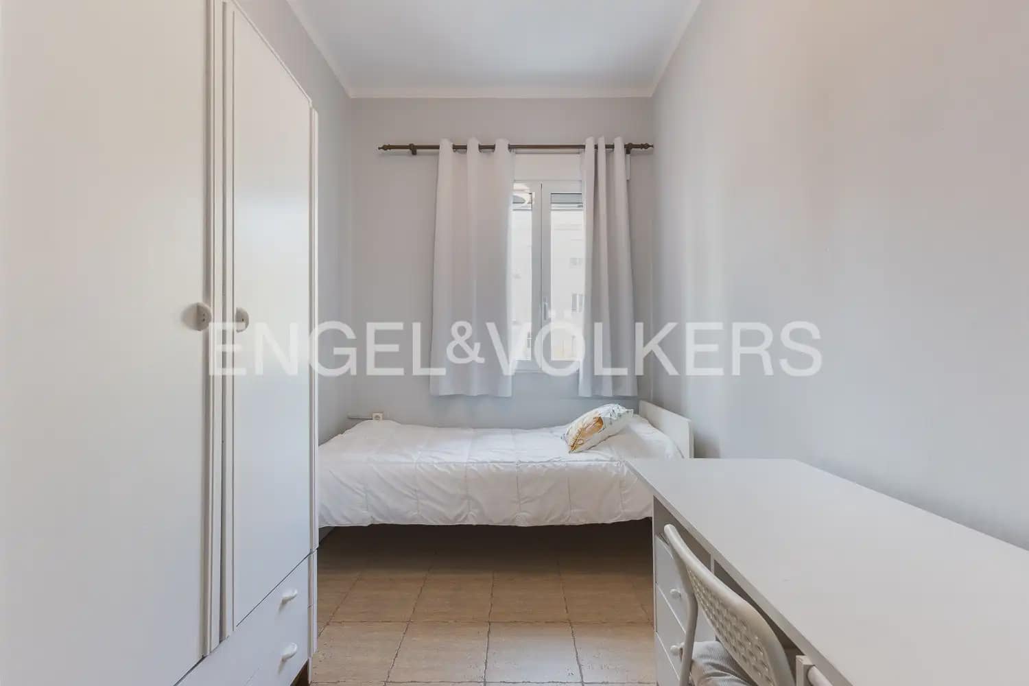 4 sypialnia Mieszkanie do wynajęcia w Miasto Walencja - 1 500 € (Ref: 9897809)