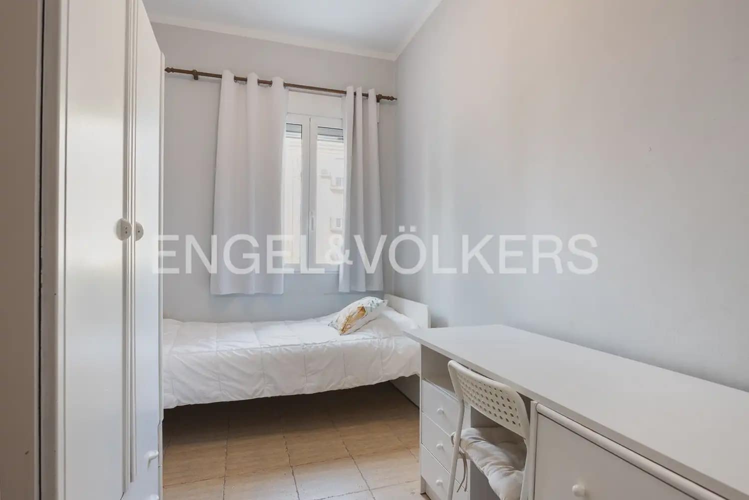 4 sypialnia Mieszkanie do wynajęcia w Miasto Walencja - 1 500 € (Ref: 9897809)