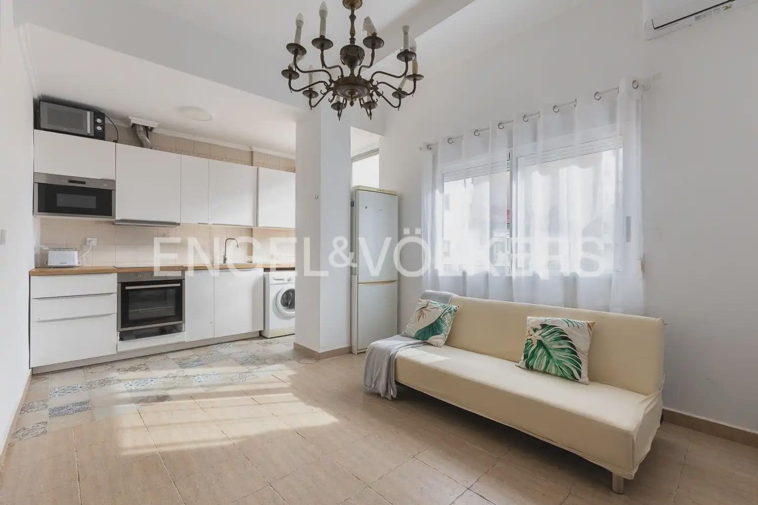 4 sypialnia Mieszkanie do wynajęcia w Miasto Walencja - 1 500 € (Ref: 9897809)