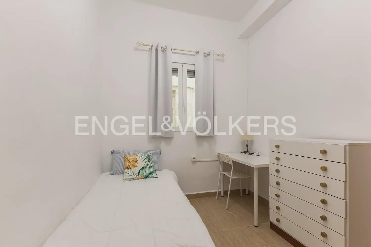 4 sypialnia Mieszkanie do wynajęcia w Miasto Walencja - 1 500 € (Ref: 9897809)