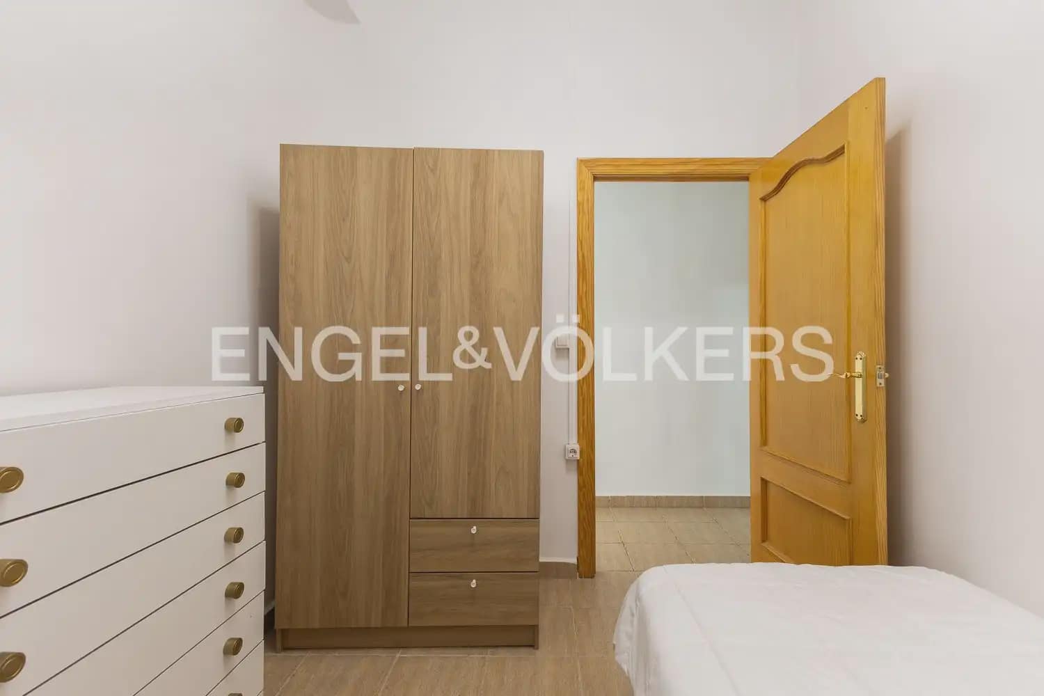 4 sypialnia Mieszkanie do wynajęcia w Miasto Walencja - 1 500 € (Ref: 9897809)