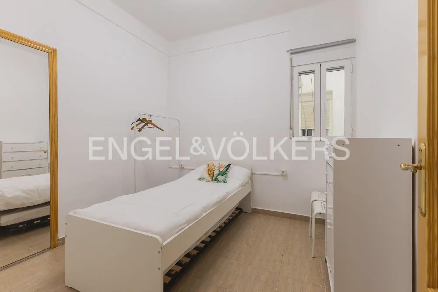 4 sypialnia Mieszkanie do wynajęcia w Miasto Walencja - 1 500 € (Ref: 9897809)