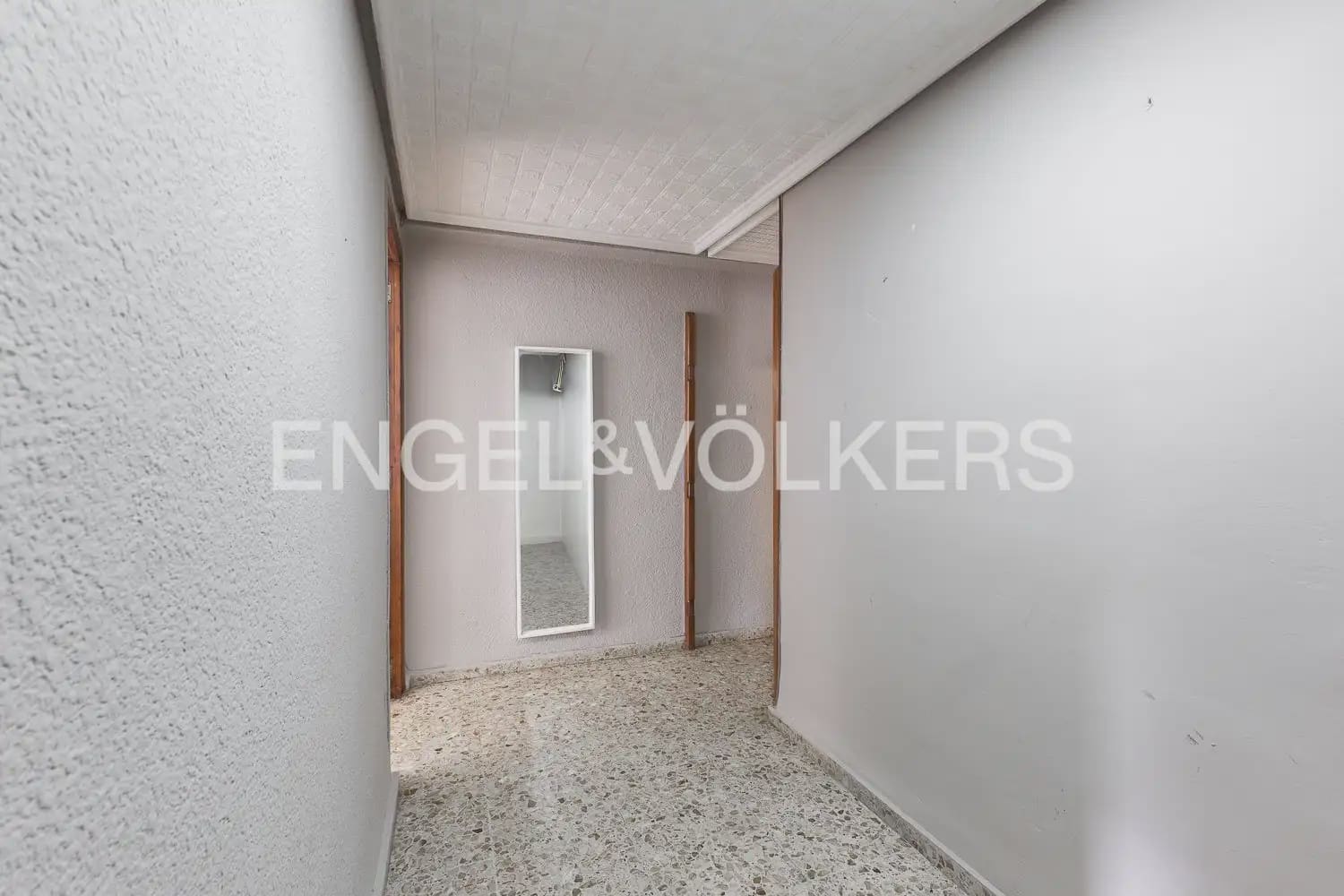 4 soveværelse Lejlighed til salg i Valencia by - € 250.000 (Ref: 9897812)