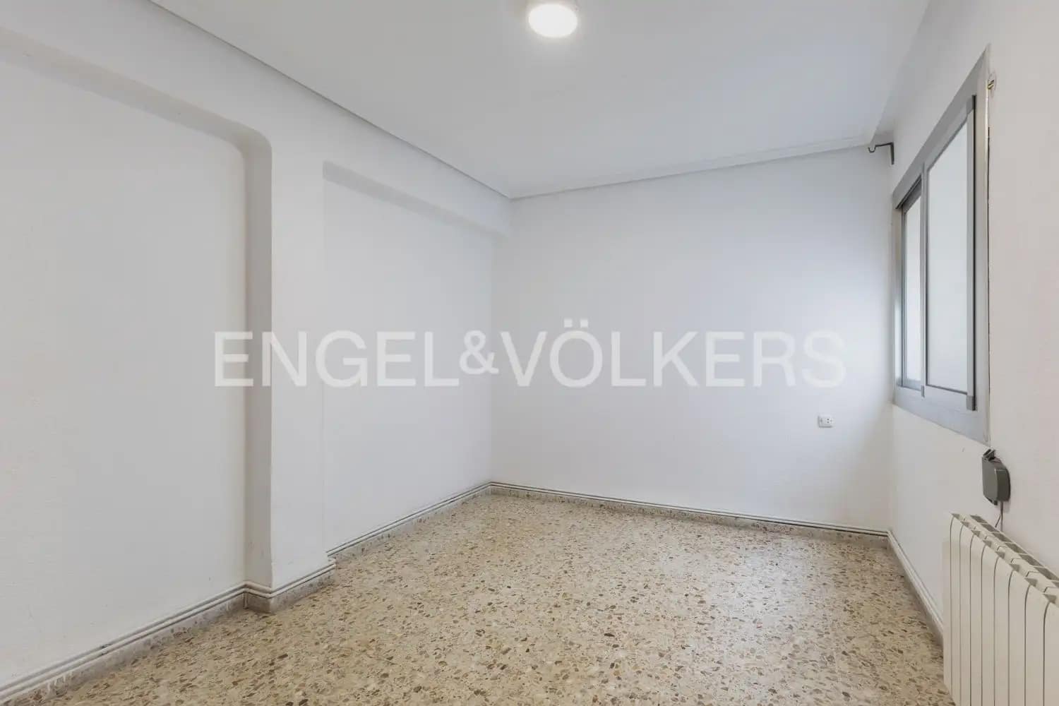 4 soveværelse Lejlighed til salg i Valencia by - € 250.000 (Ref: 9897812)