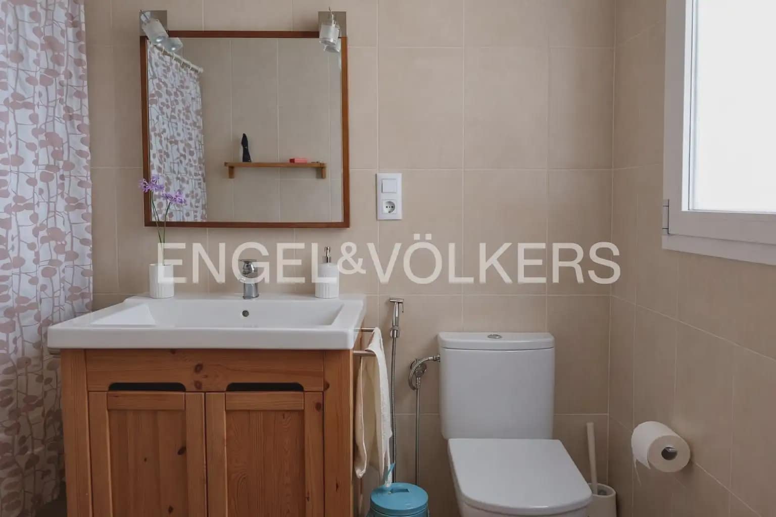 Piso de 3 habitaciones en València ciudad en alquiler - 1.950 € (Ref: 9897814)