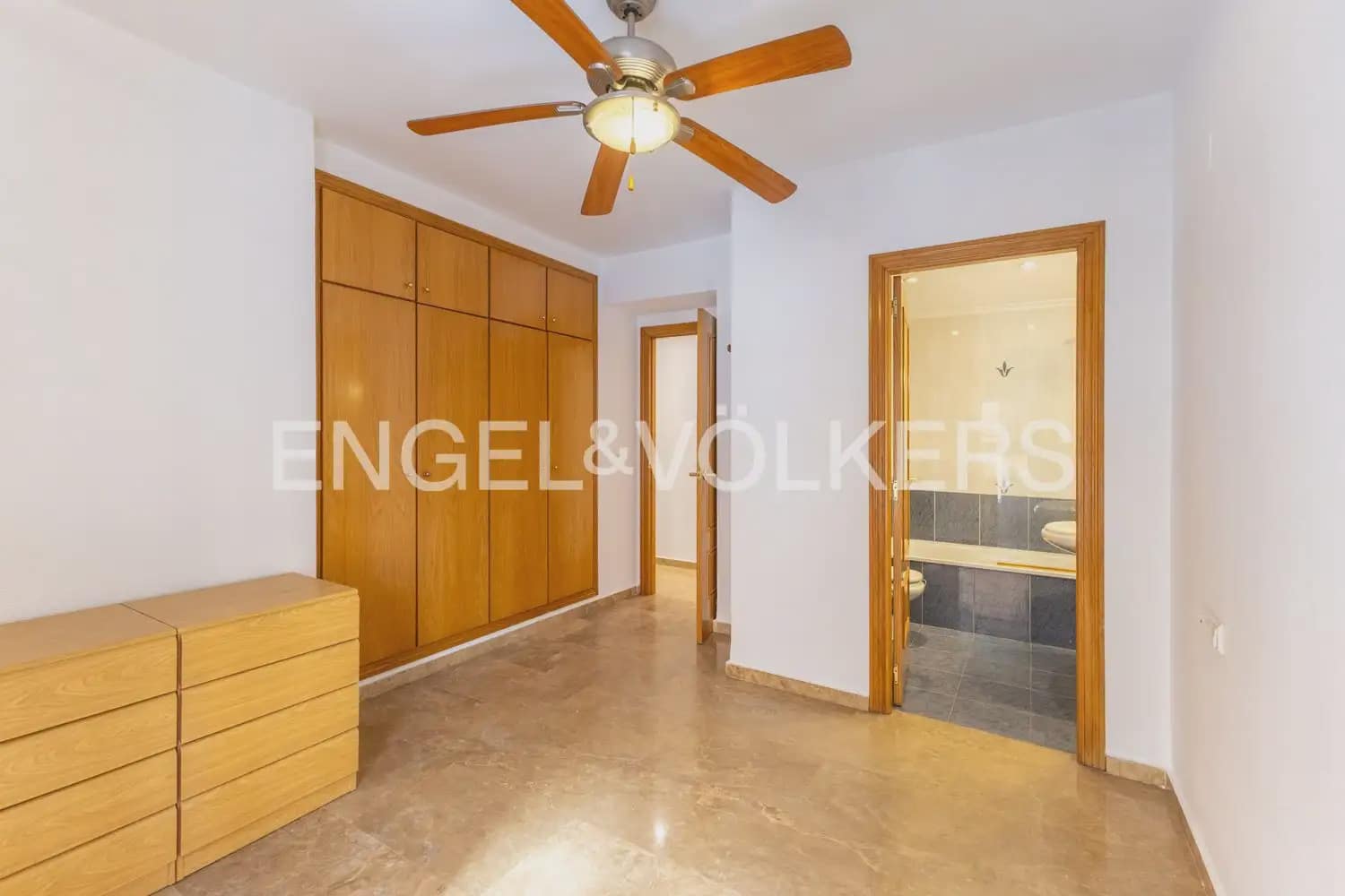 2 bedroom Flat for sale in Valencia city - € 370,000 (Ref: 9897816)