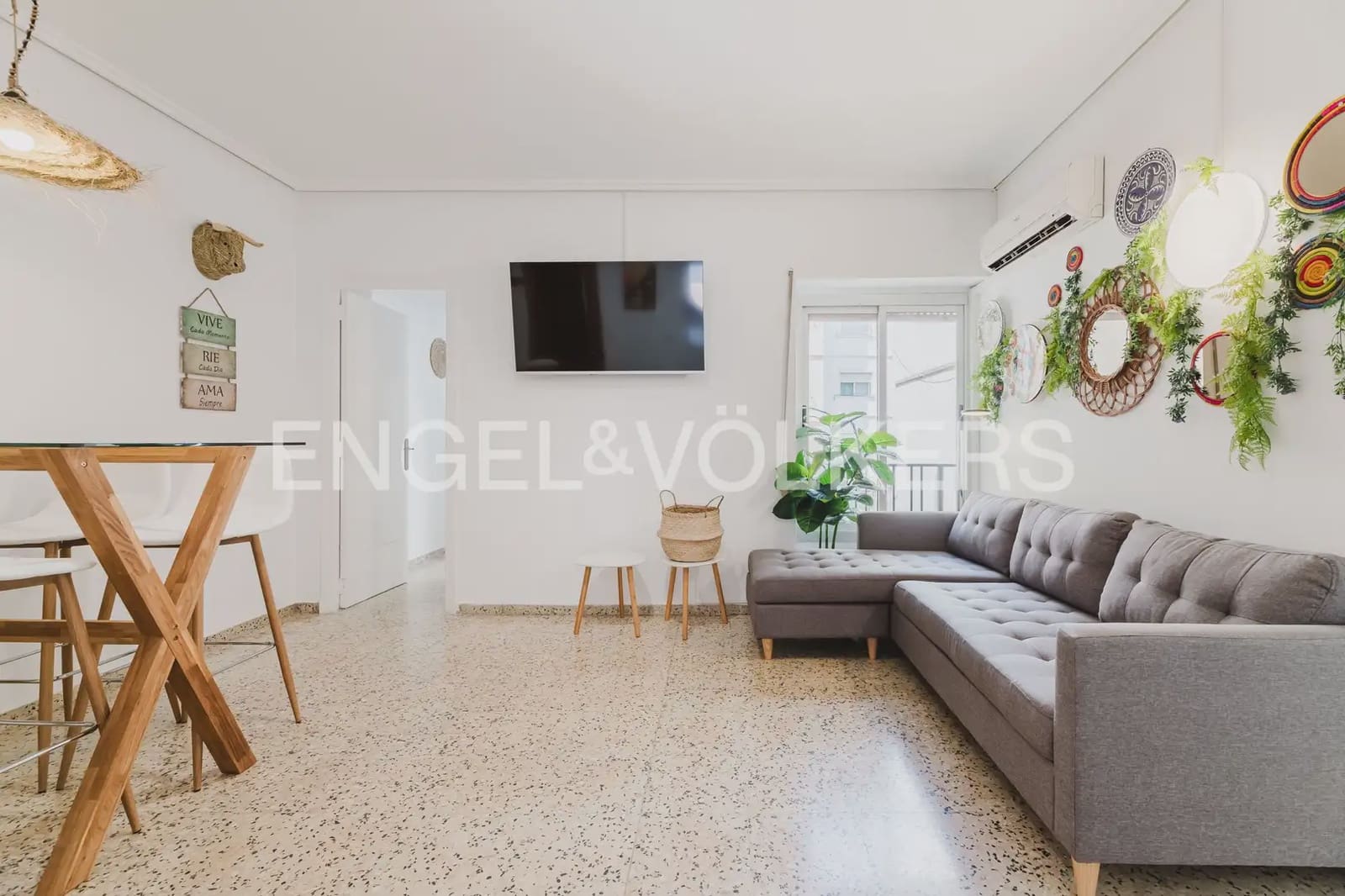 4 slaapkamer Flat te huur in Valencia stad - € 2.000 (Ref: 9897817)
