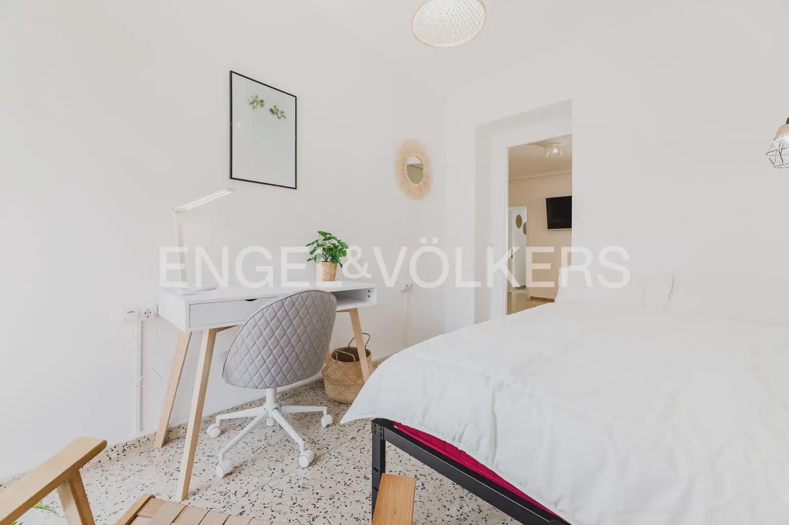 4 slaapkamer Flat te huur in Valencia stad - € 2.000 (Ref: 9897817)