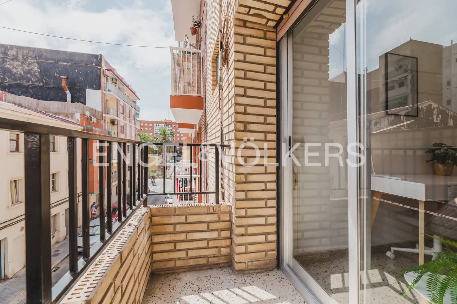 4 slaapkamer Flat te huur in Valencia stad - € 2.000 (Ref: 9897817)