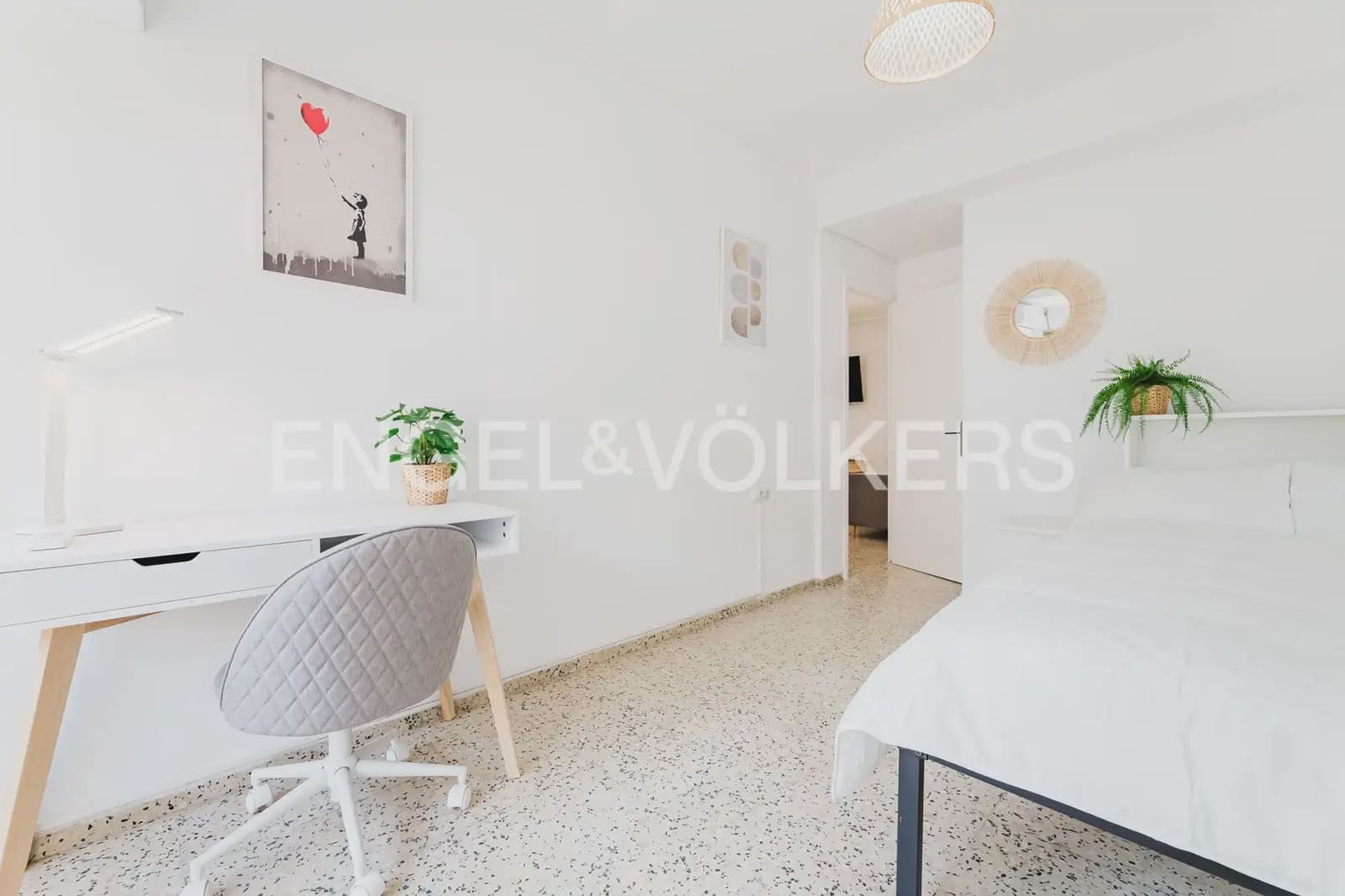 4 slaapkamer Flat te huur in Valencia stad - € 2.000 (Ref: 9897817)