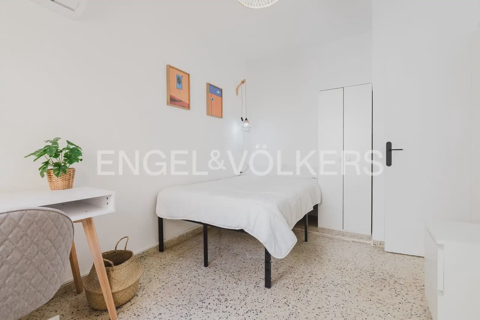 4 slaapkamer Flat te huur in Valencia stad - € 2.000 (Ref: 9897817)