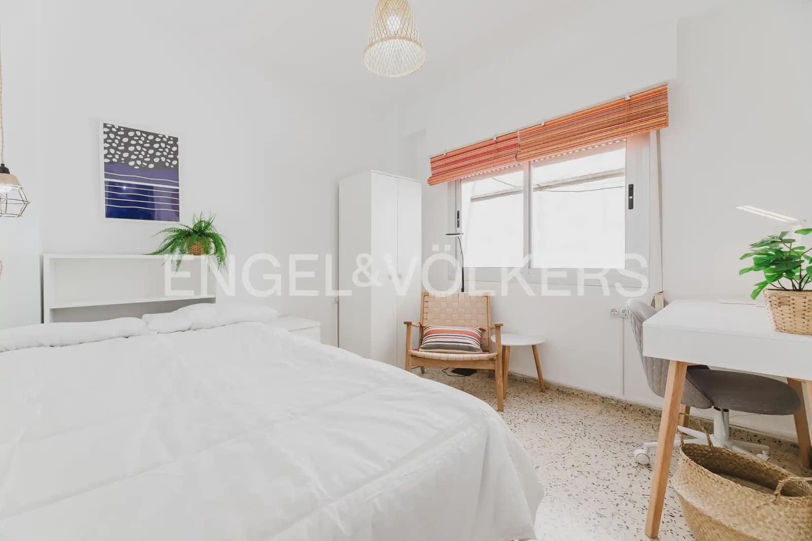 4 slaapkamer Flat te huur in Valencia stad - € 2.000 (Ref: 9897817)