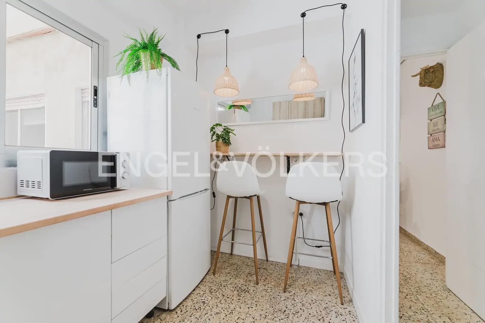 4 slaapkamer Flat te huur in Valencia stad - € 2.000 (Ref: 9897817)