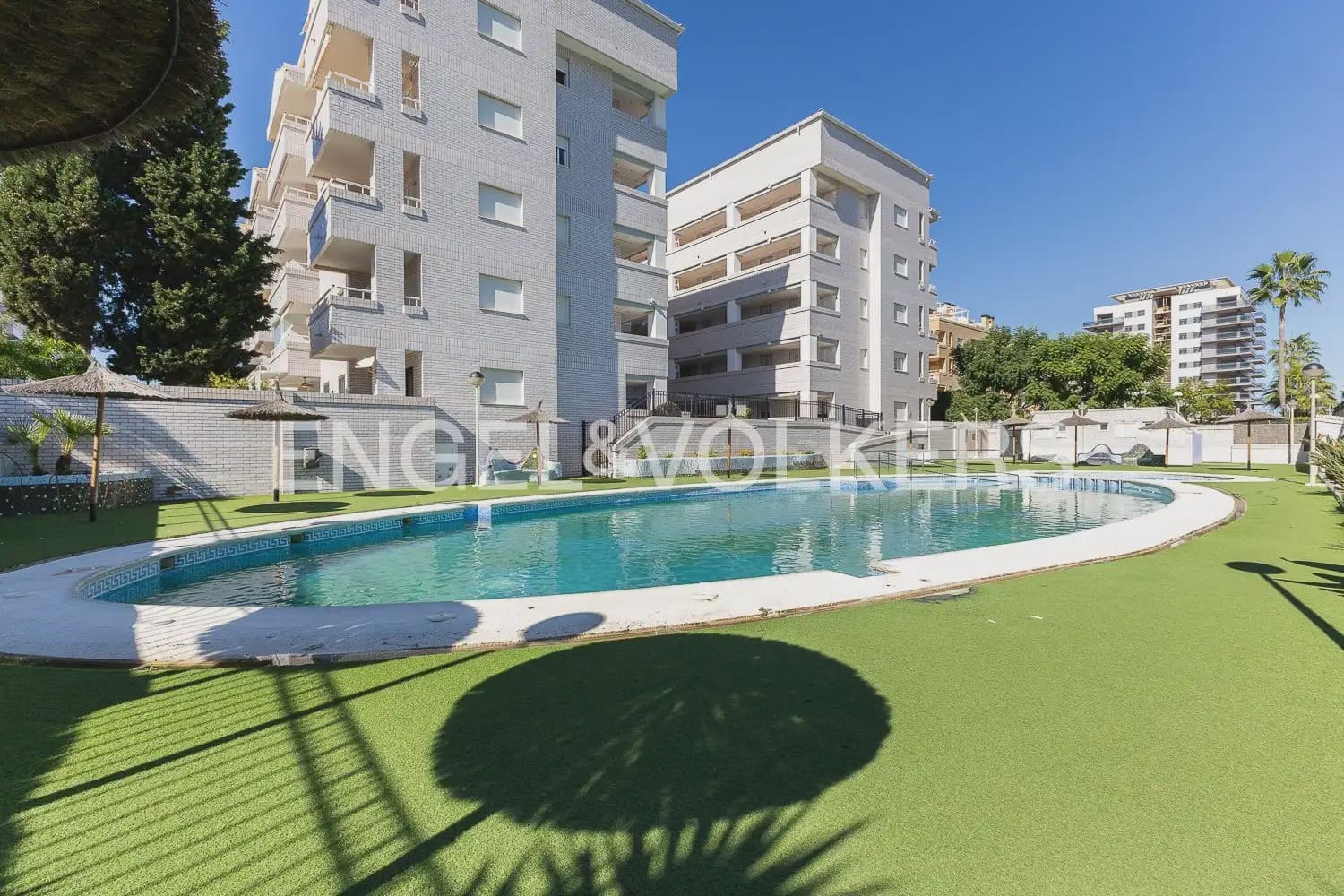 Piso de 2 habitaciones en Oropesa  en venta con piscina garaje - 160.000 € (Ref: 9897819)