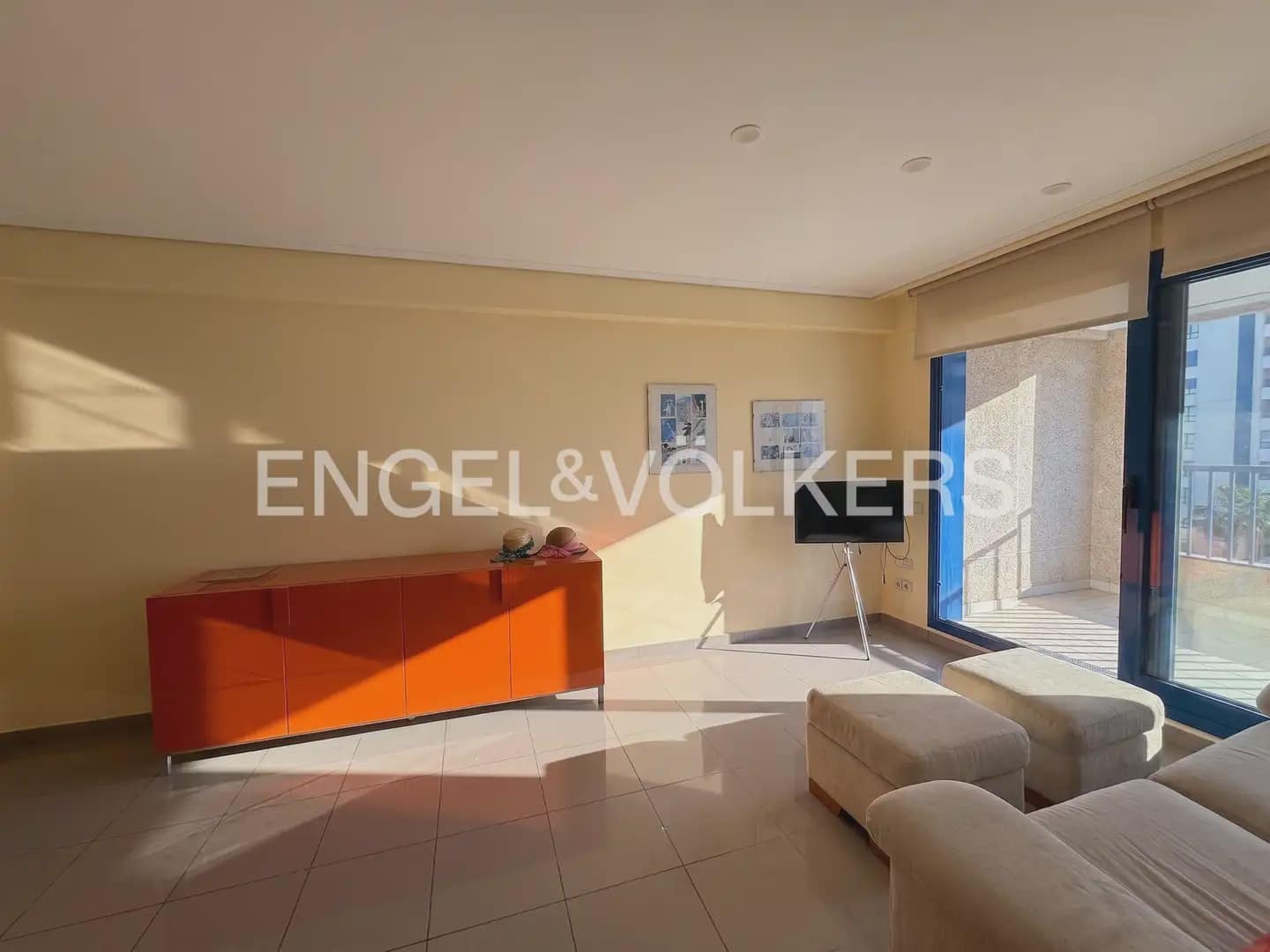 Piso de 2 habitaciones en Alboraya / Alboraia en alquiler con piscina garaje - 1.400 € (Ref: 9897820)