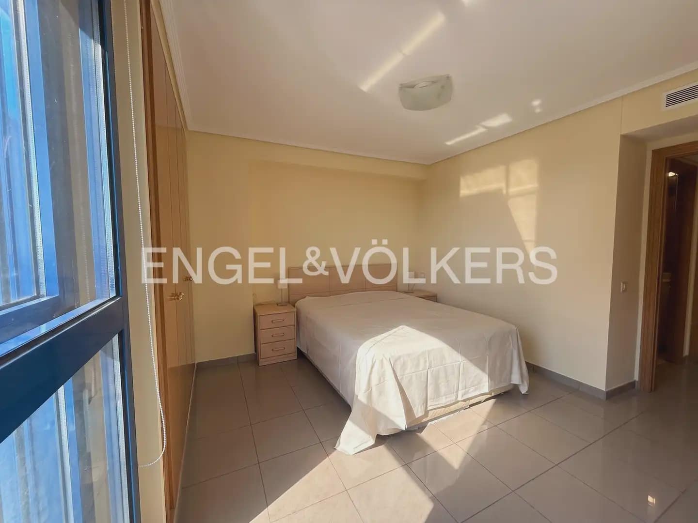 Piso de 2 habitaciones en Alboraya / Alboraia en alquiler con piscina garaje - 1.400 € (Ref: 9897820)