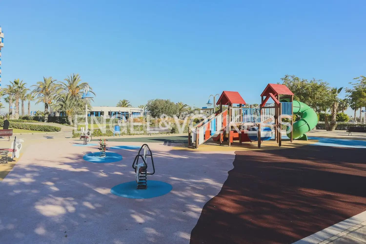 Piso de 2 habitaciones en Alboraya / Alboraia en alquiler con piscina garaje - 1.400 € (Ref: 9897820)