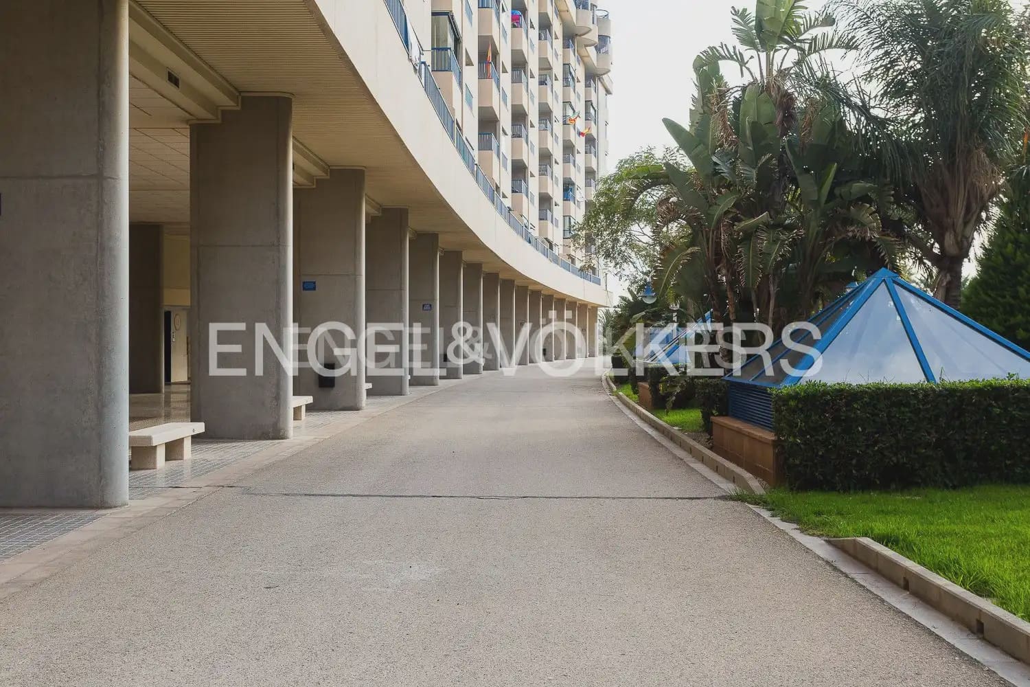 Piso de 2 habitaciones en Alboraya / Alboraia en alquiler con piscina garaje - 1.400 € (Ref: 9897820)