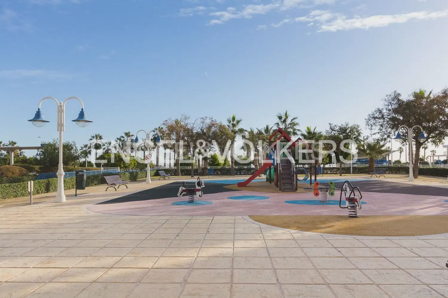 Piso de 2 habitaciones en Alboraya / Alboraia en alquiler con piscina garaje - 1.400 € (Ref: 9897820)