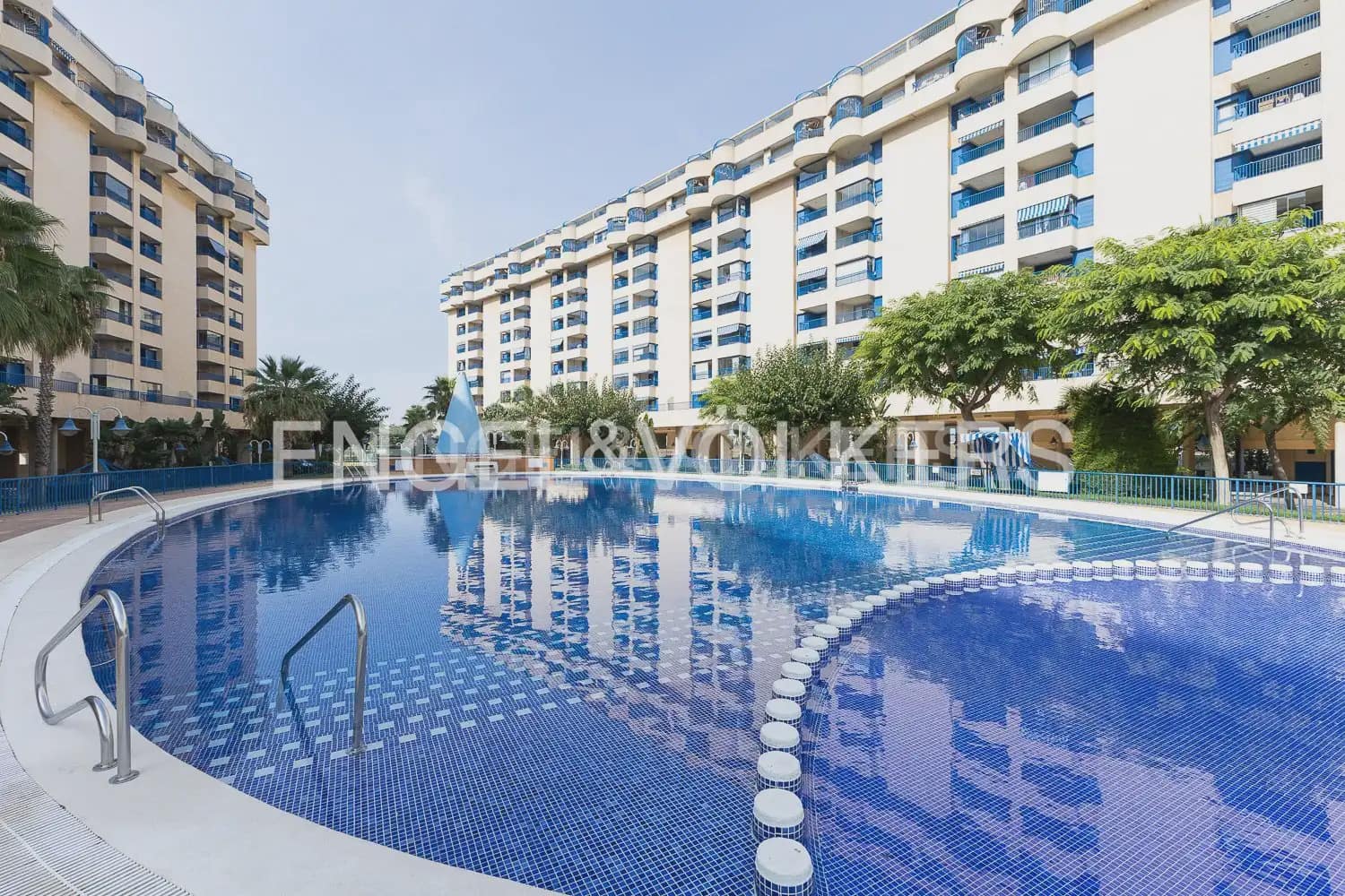 Piso de 2 habitaciones en Alboraya / Alboraia en alquiler con piscina garaje - 1.400 € (Ref: 9897820)