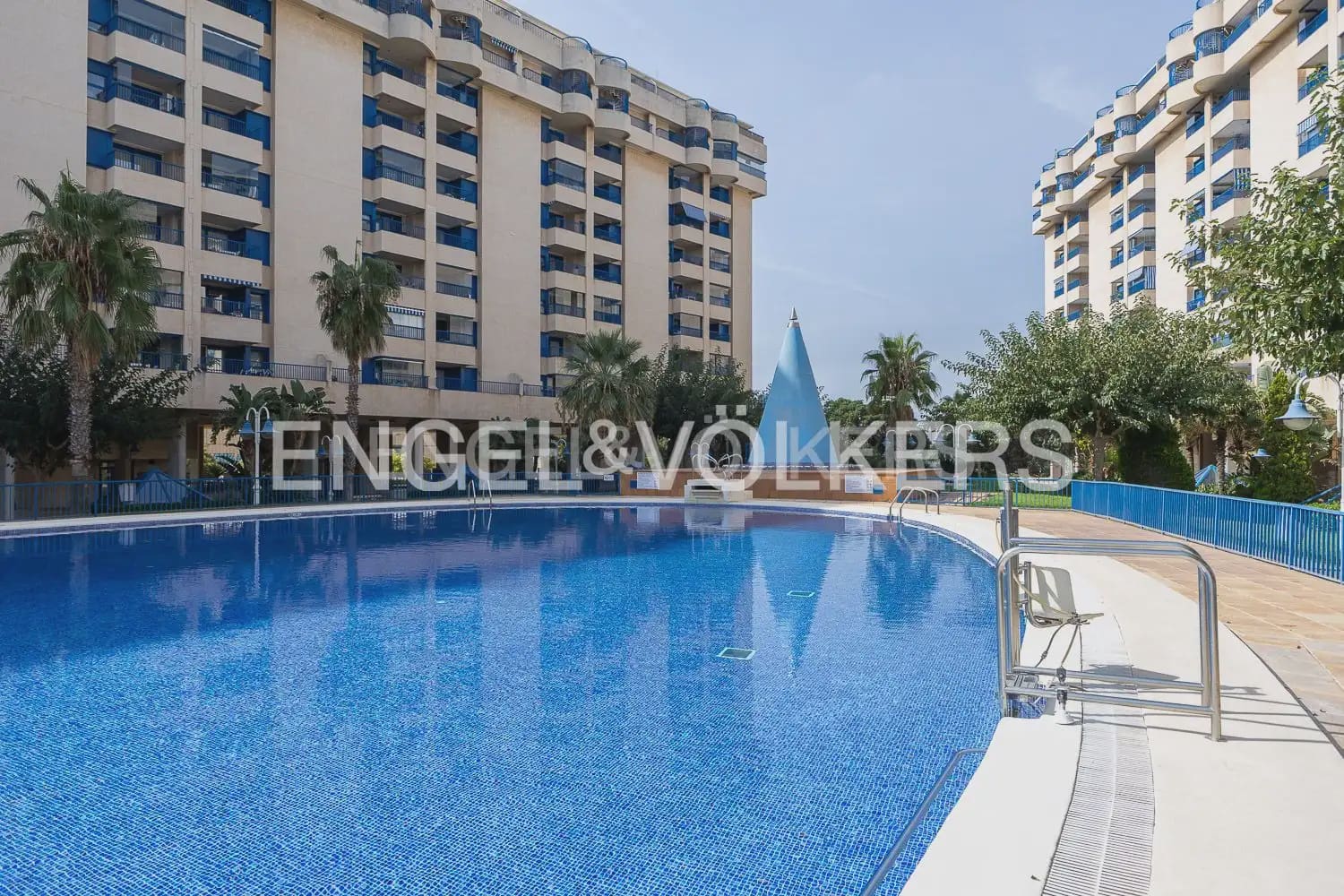Piso de 2 habitaciones en Alboraya / Alboraia en alquiler con piscina garaje - 1.400 € (Ref: 9897820)