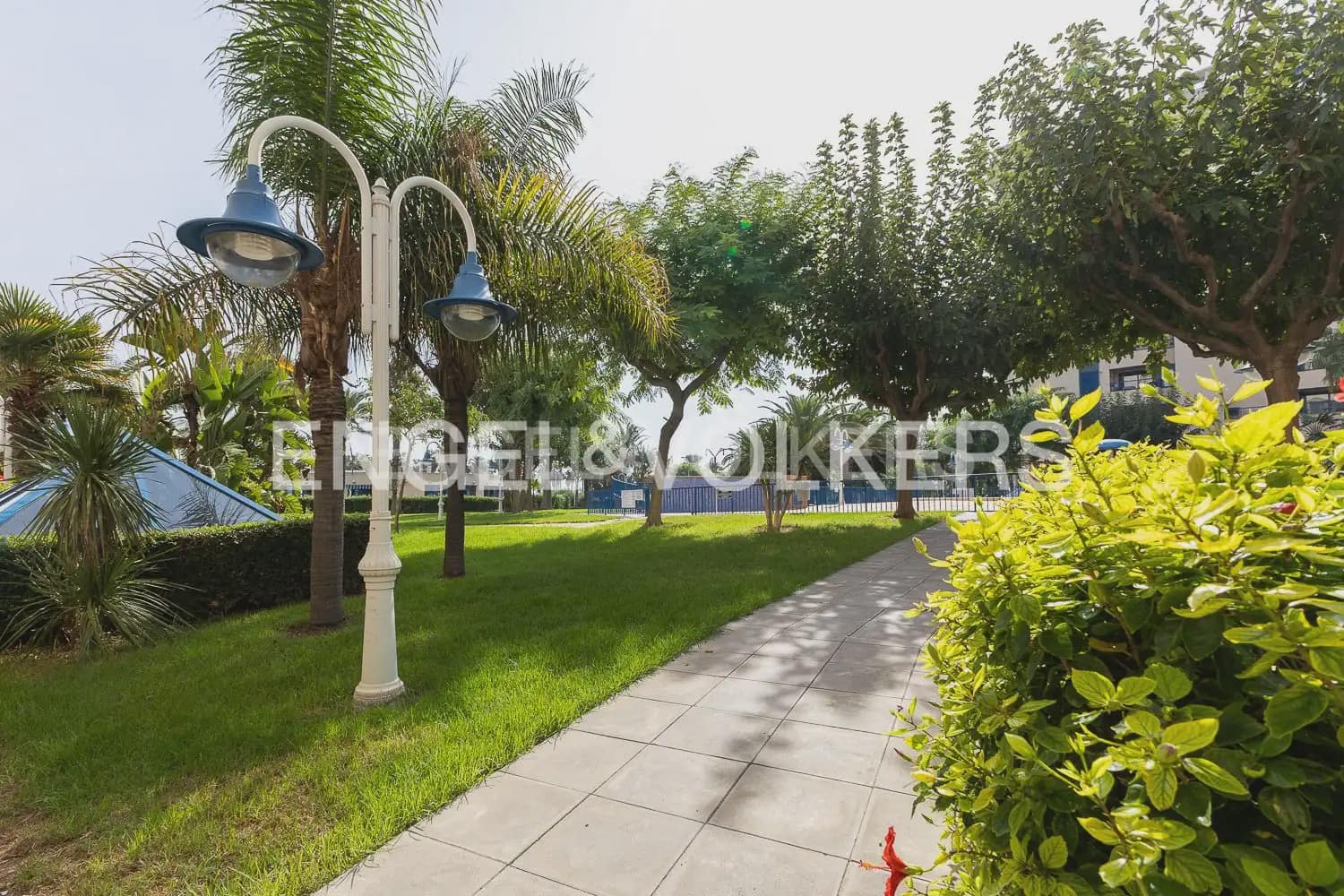 Piso de 2 habitaciones en Alboraya / Alboraia en alquiler con piscina garaje - 1.400 € (Ref: 9897820)