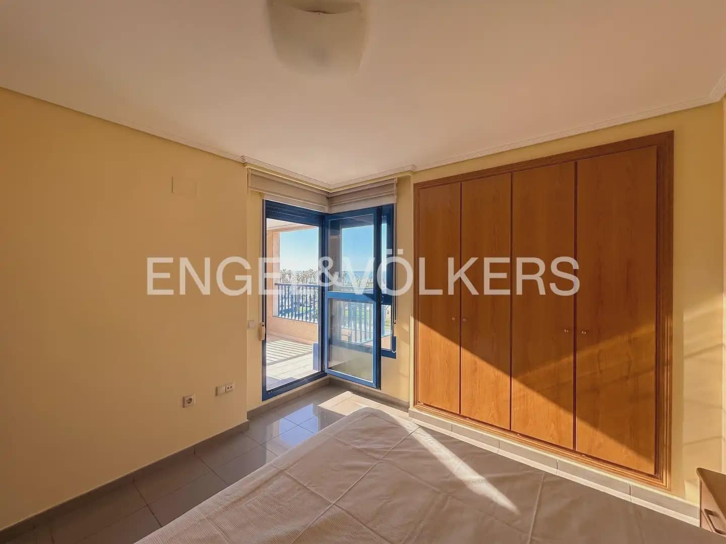 Piso de 2 habitaciones en Alboraya / Alboraia en alquiler con piscina garaje - 3.000 € (Ref: 9897821)