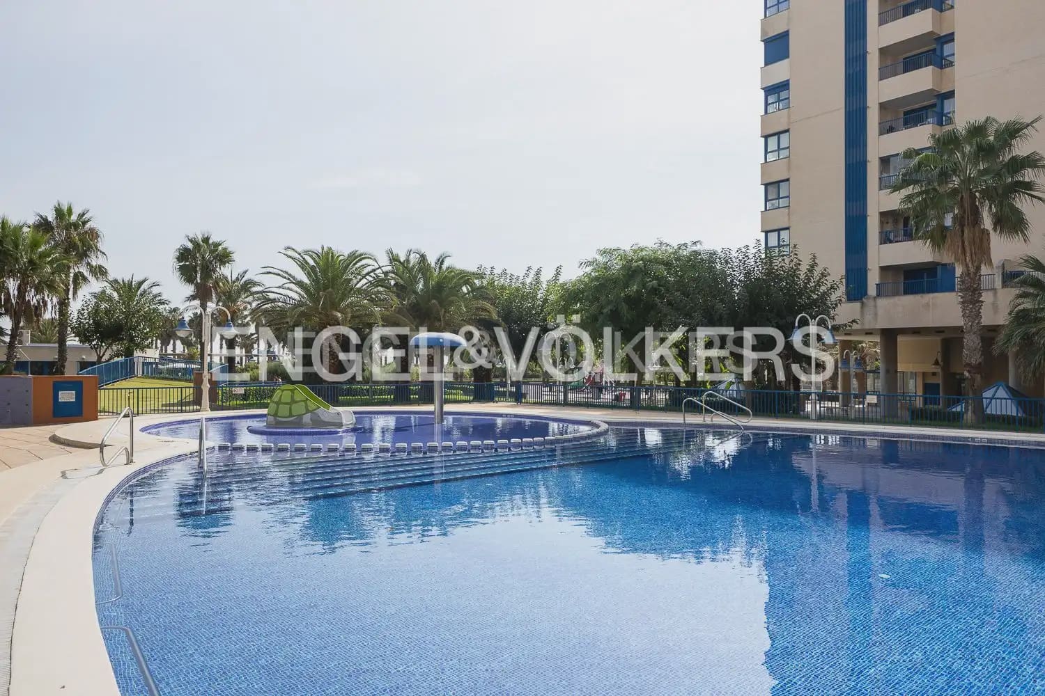 Piso de 2 habitaciones en Alboraya / Alboraia en alquiler con piscina garaje - 3.000 € (Ref: 9897821)