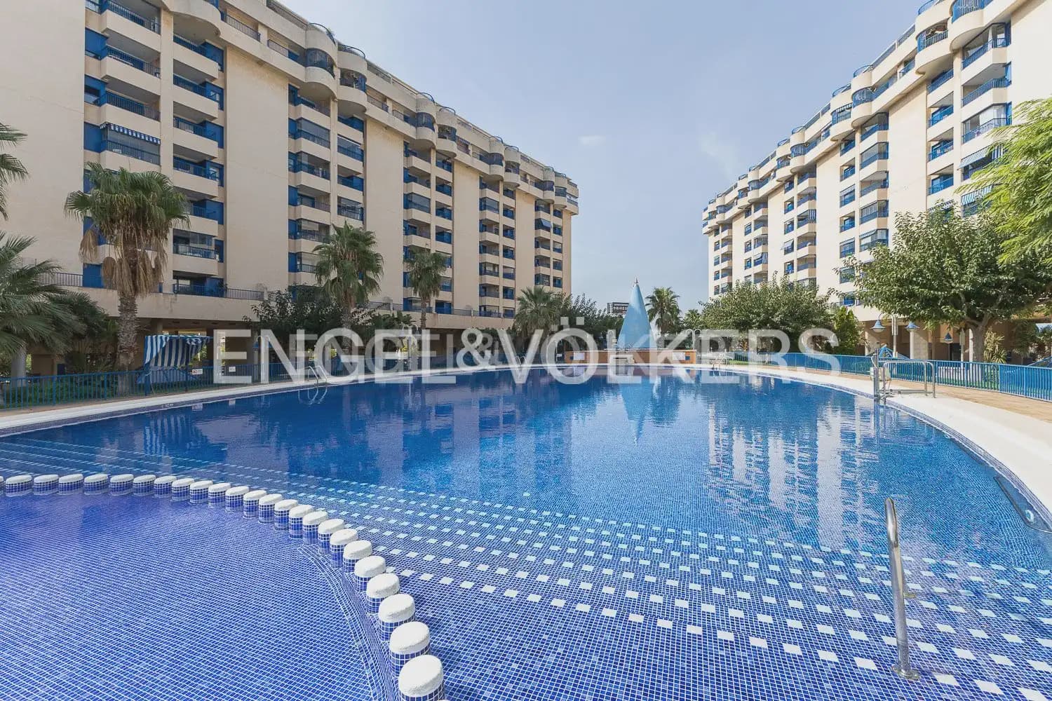 Piso de 2 habitaciones en Alboraya / Alboraia en alquiler con piscina garaje - 3.000 € (Ref: 9897821)