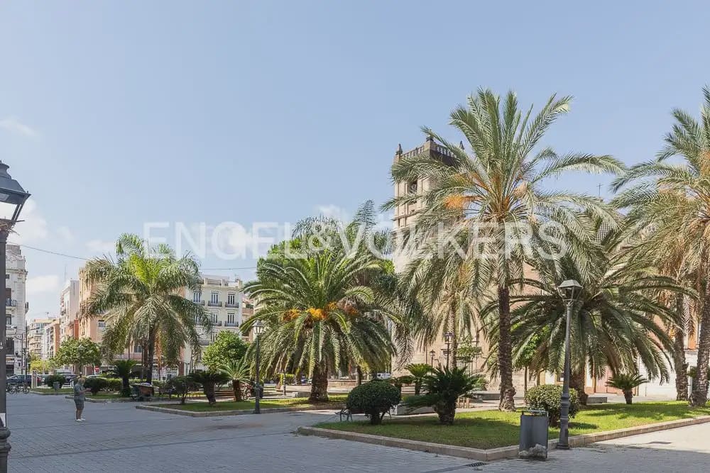 2 bedroom Flat for rent in Valencia city - € 1,500 (Ref: 9897824)