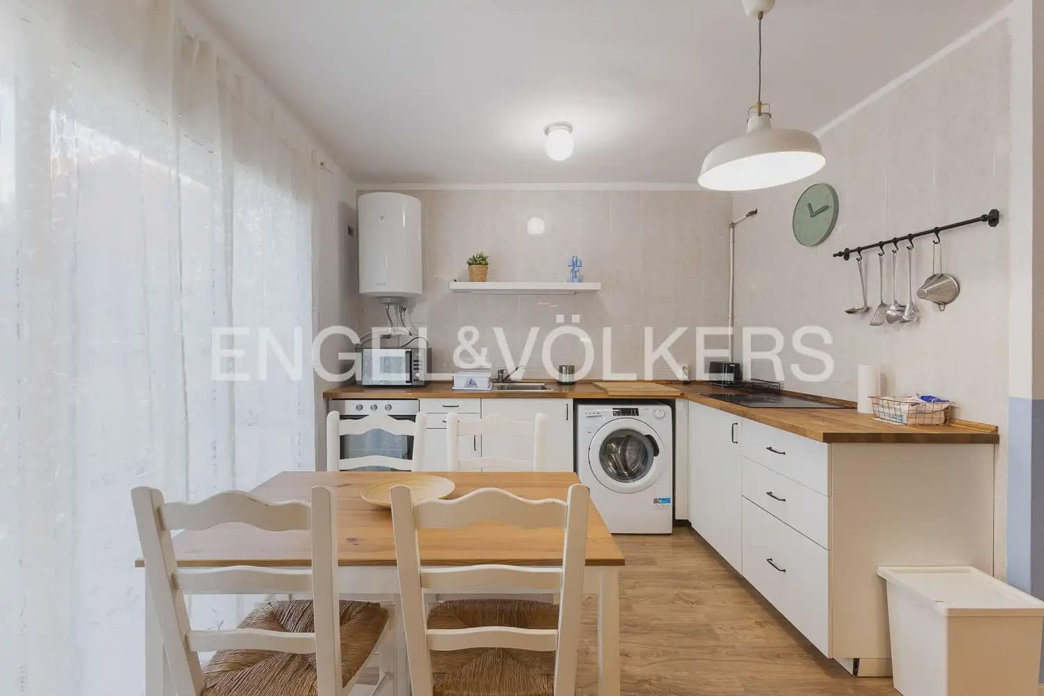 2 bedroom Flat for rent in Valencia city - € 1,500 (Ref: 9897824)
