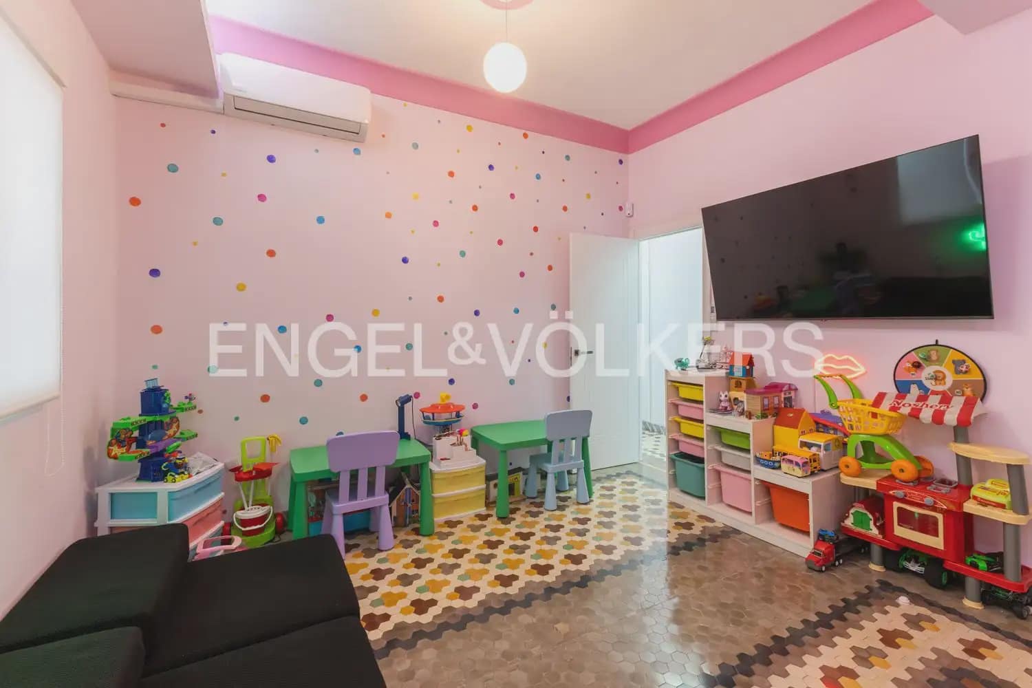 2 makuuhuone Asunto vuokrattavana paikassa Valencia kaupunki - 2 200 € (Ref: 9897826)