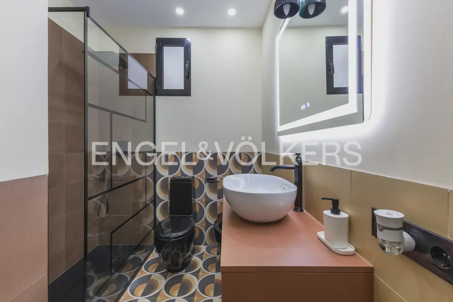 2 makuuhuone Asunto vuokrattavana paikassa Valencia kaupunki - 2 200 € (Ref: 9897826)
