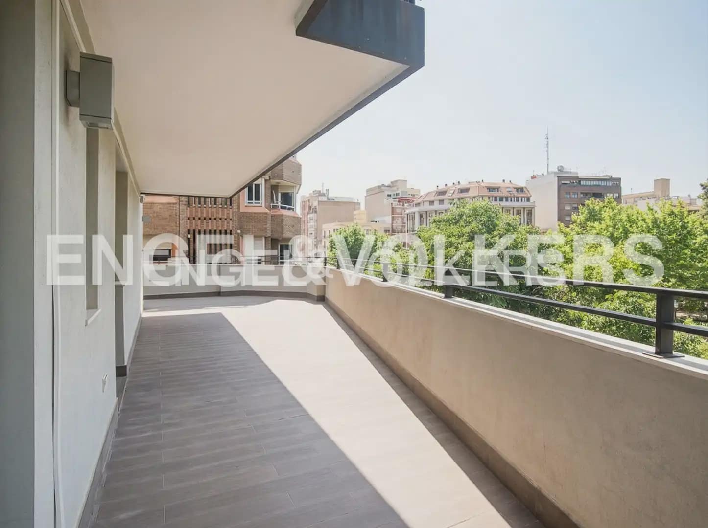 Piso de 4 habitaciones en Castelló de la Plana en venta con garaje - 360.000 € (Ref: 9897827)