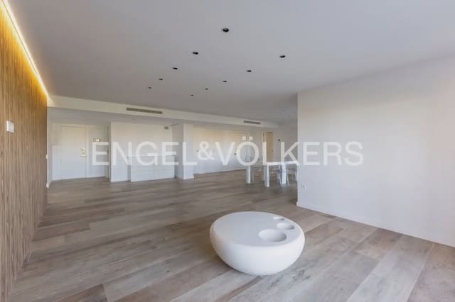 5 slaapkamer Flat te huur in Exposicio, Valencia stad met garage - € 5.000 (Ref: 9897829)
