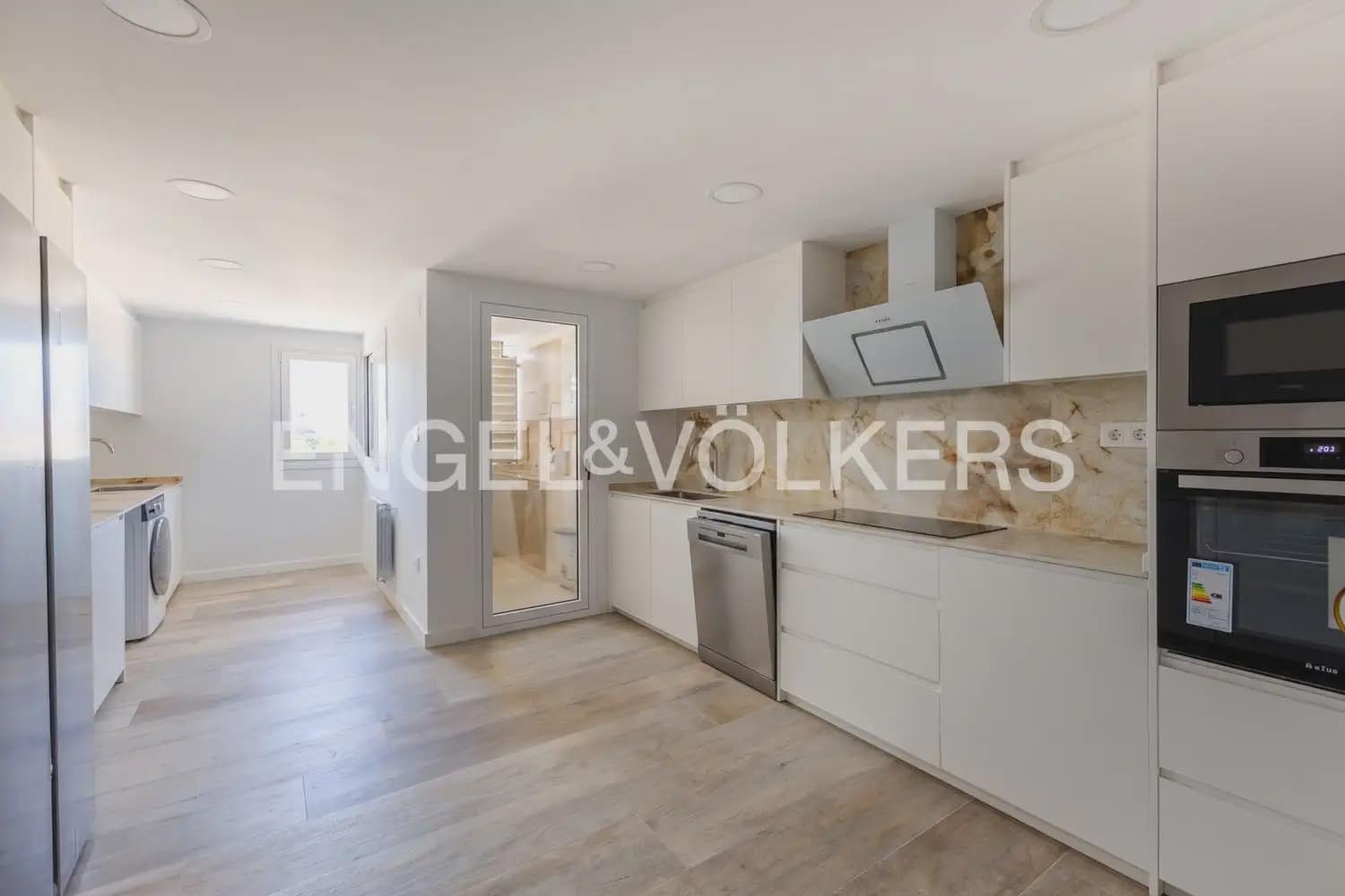 5 makuuhuone Asunto vuokrattavana paikassa Valencia kaupunki mukana 
autotalli - 5 000 € (Ref: 9897829)