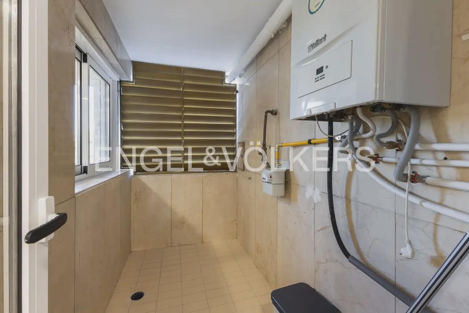 5 makuuhuone Asunto vuokrattavana paikassa Valencia kaupunki mukana 
autotalli - 5 000 € (Ref: 9897829)