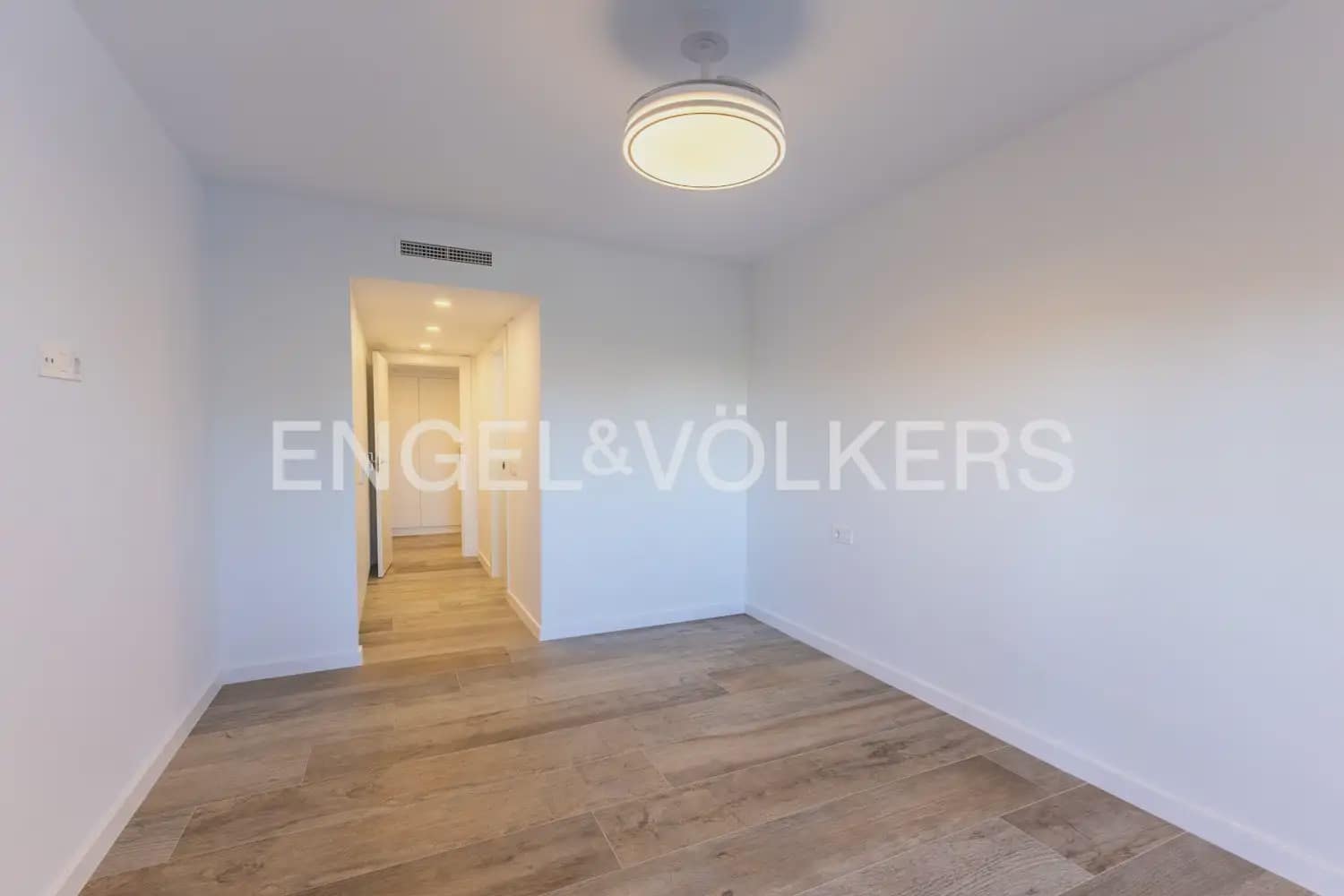 5 makuuhuone Asunto vuokrattavana paikassa Valencia kaupunki mukana 
autotalli - 5 000 € (Ref: 9897829)