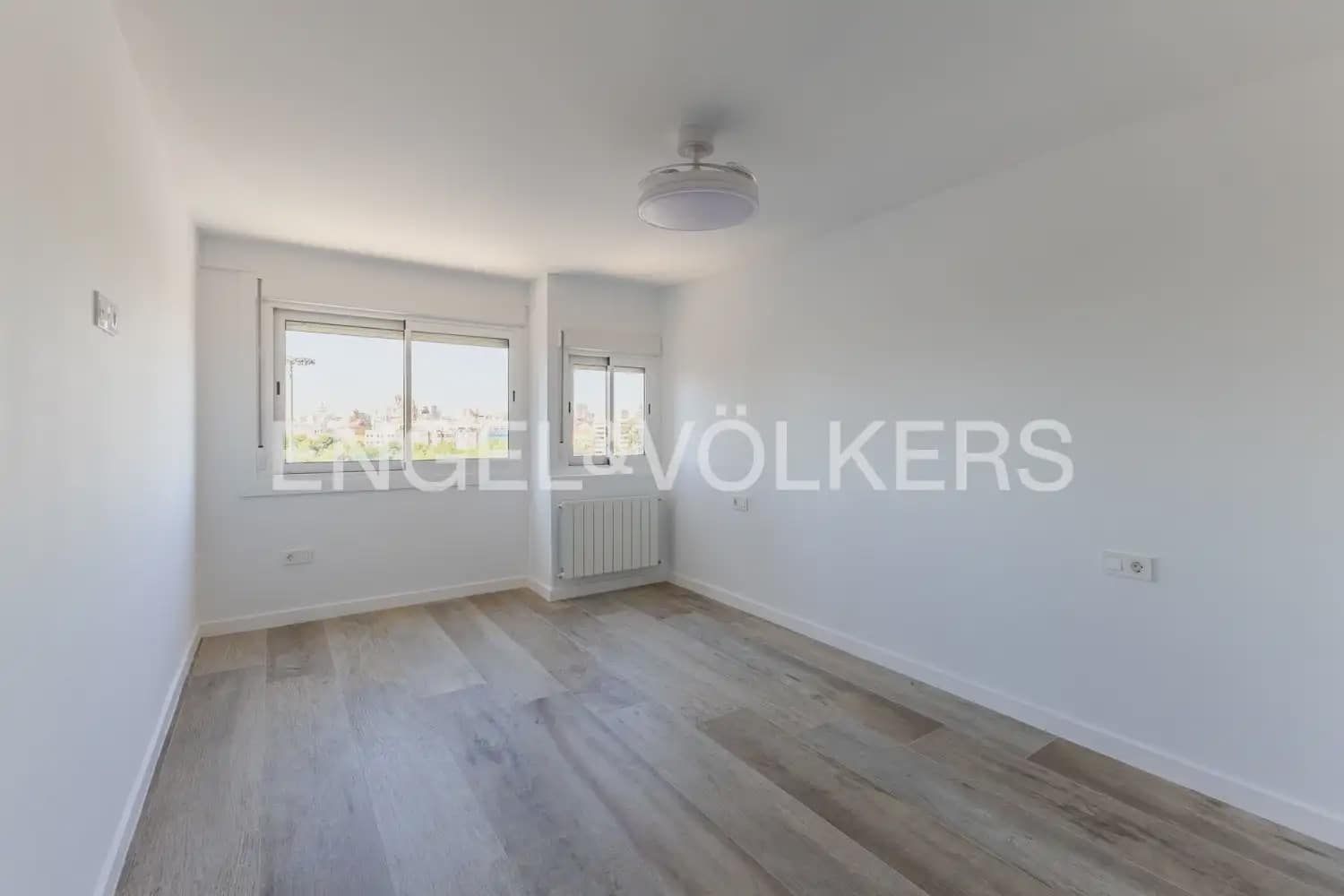 5 makuuhuone Asunto vuokrattavana paikassa Valencia kaupunki mukana 
autotalli - 5 000 € (Ref: 9897829)
