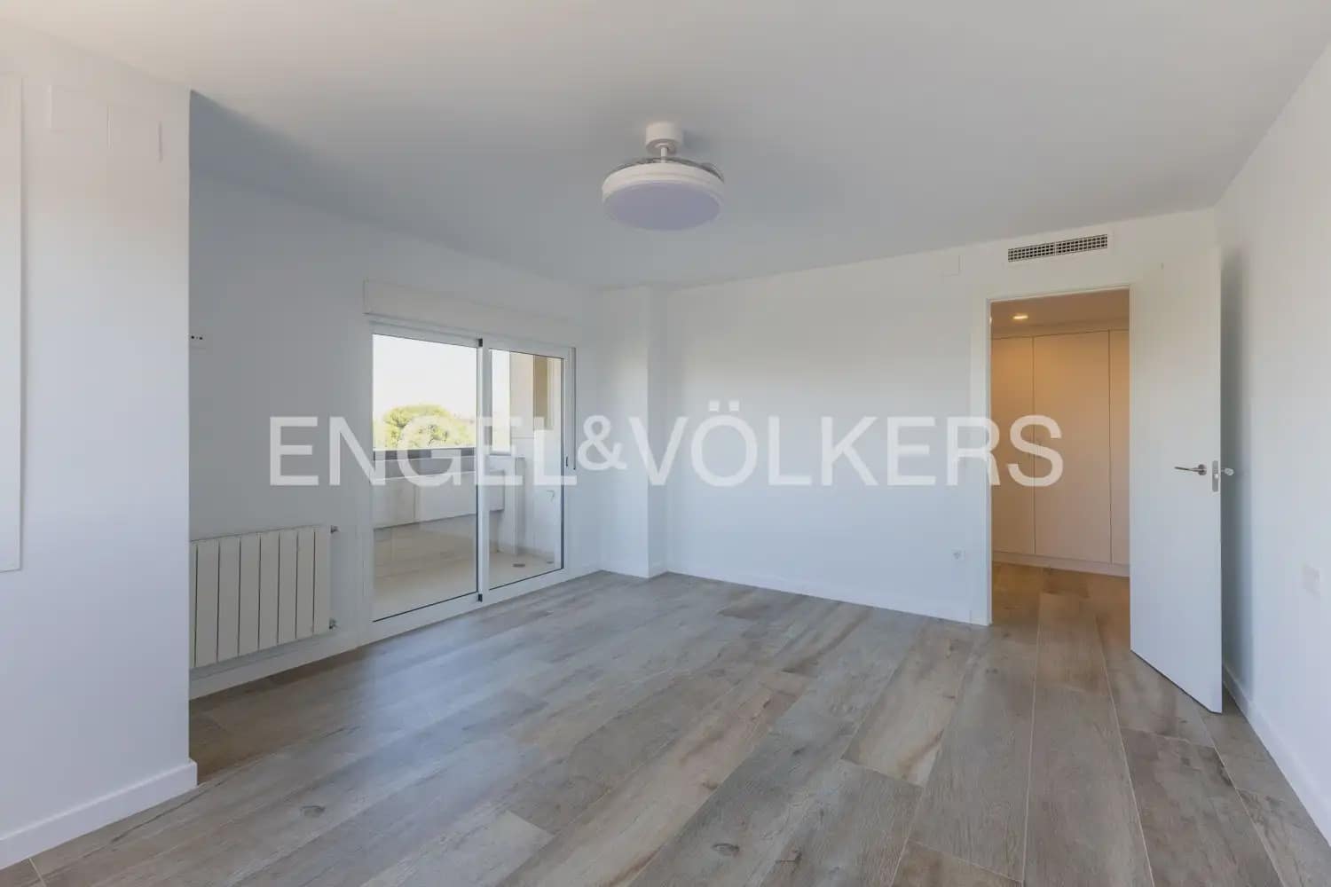 5 makuuhuone Asunto vuokrattavana paikassa Valencia kaupunki mukana 
autotalli - 5 000 € (Ref: 9897829)
