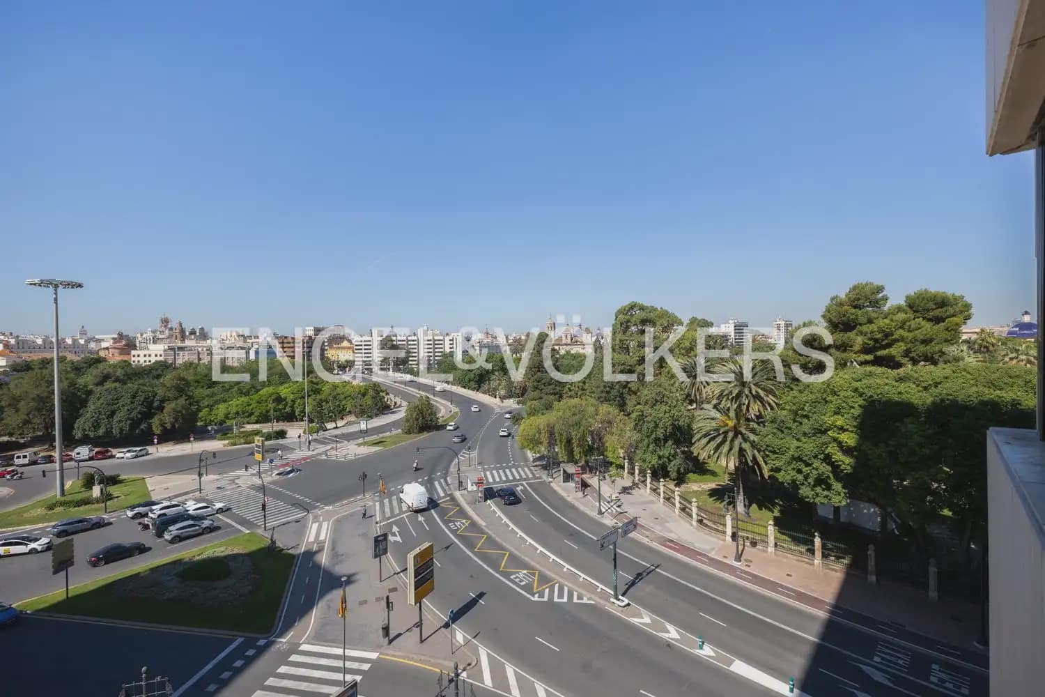 5 makuuhuone Asunto vuokrattavana paikassa Valencia kaupunki mukana 
autotalli - 5 000 € (Ref: 9897829)